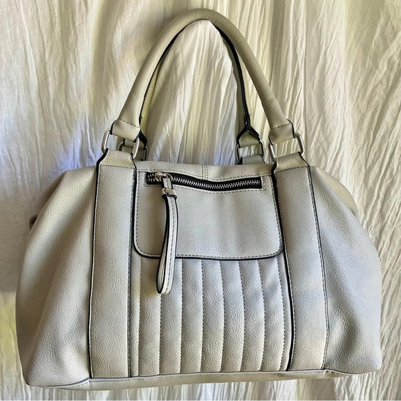 77%OFF❣️Cesca Beige Cream Ribbed Bucket Handbag - Picture 2 of 16